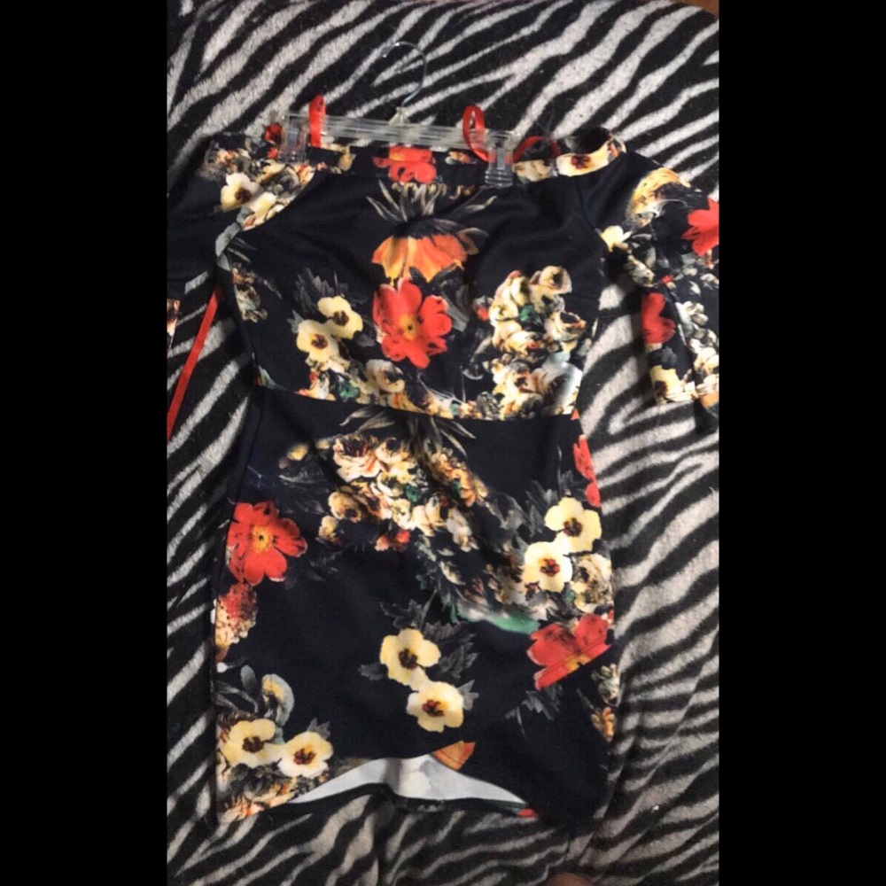 Floral off the shoulders, bodycon dress